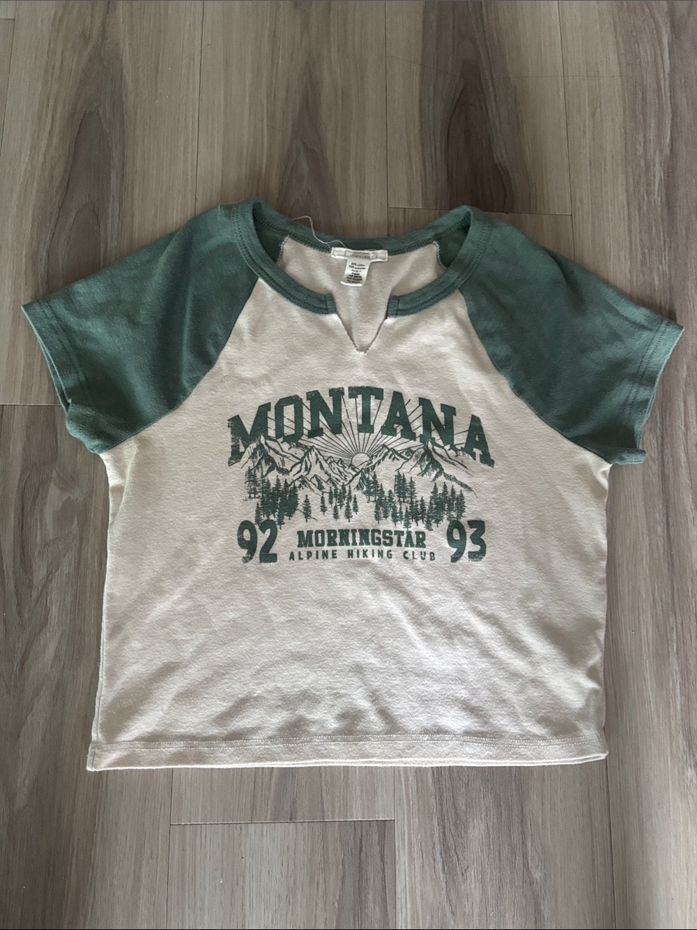 Full Tilt Green and Cream Montana Graphic Crop Tee